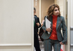 Sanchez manda a Montero al Senado para "contar mentiras" sobre el Desconcierto Econ&oacute;mico Catal&aacute;n firmado con un partido minoritario,ERC 