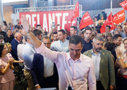 S&aacute;nchez no se acuerda de sus pactos con comunistas y ataca los pactos entre Feij&oacute;o y Abascal 
