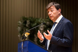 Sanchez nos manda a un matem&aacute;tico Carlos Andradas como nuevo rector de la UIMP