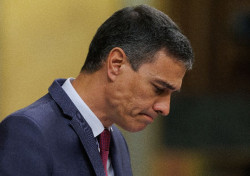 S&aacute;nchez  pasa de puntillas de su relaci&oacute;n con Marruecos rearm&aacute;ndose hasta los dientes 