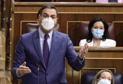 S&aacute;nchez pide  a Feij&oacute;o que apoye el decreto anticrisis y que tendr&aacute; que negociar si sus socios le dan la espalda