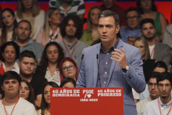 S&aacute;nchez pide cumplir la Constituci&oacute;n "de pe a pa" cuando el la est&aacute; vulnerando permitiendo el incumplimiento de  la  sentencia del catal&aacute;n e impidiendo el uso del castellano en Catalu&ntilde;a
