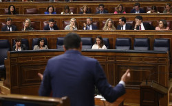 S&aacute;nchez preside el &uacute;nico pa&iacute;s de Europa que gobierna la izquierda-comunista y aprueba los PGE a cambio de derogar leyes, sacar la GC de Navarra y todo tipo de cesiones 