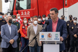 S&aacute;nchez promete a los palmeros que la reconstrucci&oacute;n de la Isla 