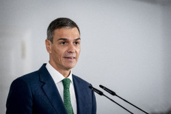S&aacute;nchez, que no pinta nada en las decisiones europeas, defiende que la UE avance en su integraci&oacute;n en defensa 