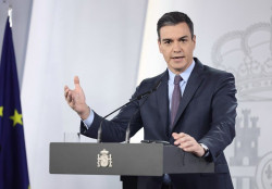 S&aacute;nchez se rinde ante el Rey moro Mohamed VI, le entrega el S&aacute;hara  y se enfrenta con los comunistas de su gobierno y con Argelia de donde viene el gas