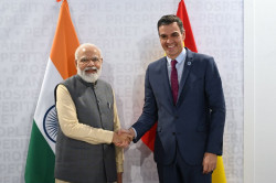 S&aacute;nchez se va a la  India con  su mujer, que imaginamos habr&aacute; pedido permiso al juez, para apartarse del gran circo que ha montado en Espa&ntilde;a