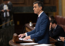 S&aacute;nchez sigue con su monotema del PP y se olvida del futuro de Espa&ntilde;a, y de que es una marioneta de Puigdemont