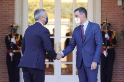 S&aacute;nchez sigue contratando asesores, esta vez para la OTAN