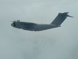 Sanchez utiliza aviones del Ej&eacute;rcito del Aire para distribuir los migrantes de Canarias por las CCAAA