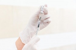 Sanidad amplía hasta los 70 la campaña de vacunación frente al herpes zóster