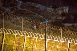 Se produce un salto" a Melilla   de 700 subsaharianos por la valla que es abortado