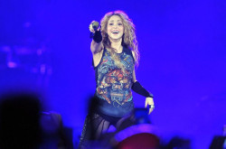 Shakira, primera artista latinoamericana en ganar el `Video Vanguard Award` de MTV