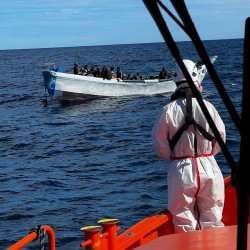 Sigue la gotera de la inmigraci&oacute;n ilegal, llega una patera con 27 migrantes a 4,8 kil&oacute;metros de Maspalomas (Gran Canaria)