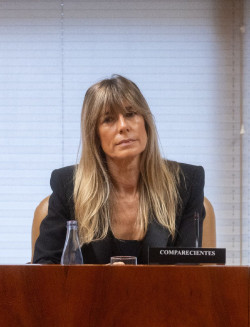 Siguen los privilegios, la decana autoriza que Bego&ntilde;a G&oacute;mez entre por el garaje para declarar ma&ntilde;ana como imputada ante el juez Peinado