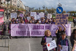 Sobre 2000 personas recorre Santander para condenar la violencia machista: "Tenemos que pararlo"