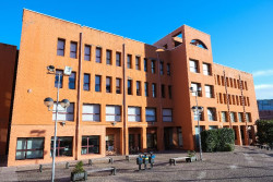 Socialistas y regionalistas pretend&iacute;an  que la primera matricula en la UC fuese gratis