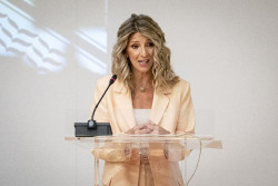 Sumar subraya su compromiso con los permisos pagados de cuidados y acusa al PSOE de no mostrar la voluntad suficiente