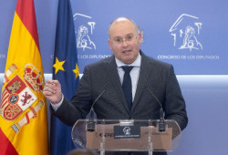 Tellado dice que Moncloa "ense&ntilde;a la puerta de salida" a Lobato por no querer "participar" en un "delito"