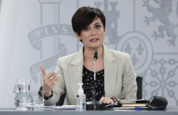 Todo un hito la visita de la ministra comunista D&iacute;az y el recibimiento con honores por parte del  Papa 