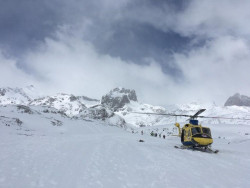 Trasladado un esquiador en helic&oacute;ptero al aeropuerto Seve porque Valdecilla todav&iacute;a carece de helipuerto
