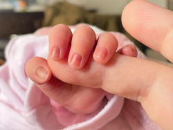 Triana, primer beb&eacute; del a&ntilde;o en Cantabria: naci&oacute; a las 00.54 horas en Valdecilla y pes&oacute; 2,5 kilos