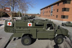 Un avi&oacute;n del Ej&eacute;rcito saldr&aacute; ma&ntilde;ana con material ofensivo y el martes saldr&aacute; otro con una ambulancia blindada