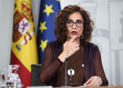 Un juzgado de Madrid cita a Mar&iacute;a Jes&uacute;s Montero a una conciliaci&oacute;n con la pareja de Ayuso