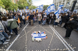 Una concentraci&oacute;n frente al Congreso pide la liberaci&oacute;n de los israel&iacute;es secuestrados por Ham&aacute;s: "Que vuelvan a casa ya"