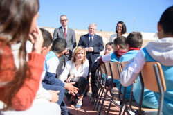Una madre env&iacute;a 31.000 firmas a Pilar Alegr&iacute;a para que en los colegios se aprenda a hacer la declaraci&oacute;n de la renta