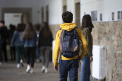 Unos 45.000 alumnos de ESO, Bachillerato y FP inician hoy el curso en Cantabria con huelga docente