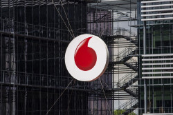 Vodafone responsable de control de las pulseras contra la violencia de g&eacute;nero se auto exculpa y la ministra tambi&eacute;n 