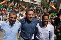 Vox se postula para "recuperar" Catalu&ntilde;a tras la "mierda" de 155 en 2017