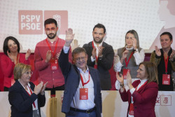 Ximo Puig, un adi&oacute;s "sereno" para `jubilarse` tras 40 a&ntilde;os dedicados a la pol&iacute;tica valenciana