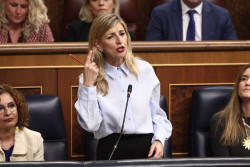 Yolanda D&iacute;az denuncia que la han piropeado dici&eacute;ndola "cada vez est&aacute;s m&aacute;s guapa"