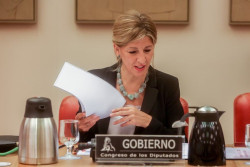 Yolanda D&iacute;az  sobre la OTAN sale por "peteneras" lo importante conservar el sill&oacute;n