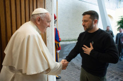 Zelensky expresa su "gratitud" al Papa por sus "deseos de paz" para Ucrania: "Estoy agradecido al Vaticano"