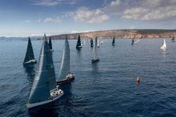 35 embarcaciones sueltan amarras en el inicio de la 21&ordf; Sandberg PalmaVela