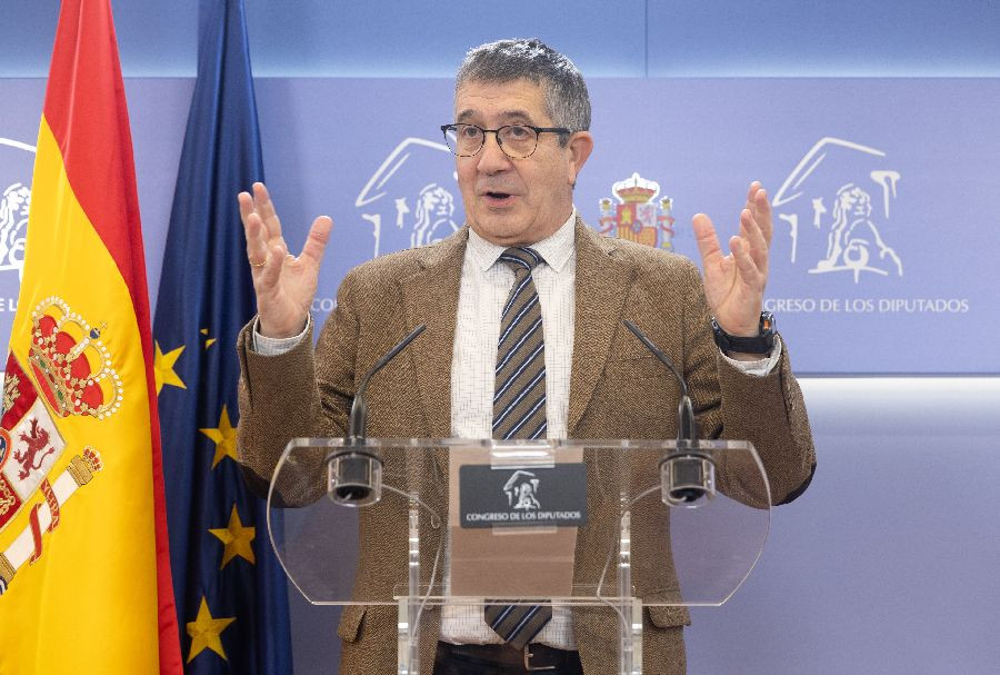 A Patxi L&oacute;pez le da pena Felipe Gonz&aacute;lez y a los espa&ntilde;oles nos da pena el L&oacute;pez 