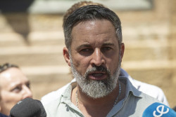 Abascal acusa a S&aacute;nchez de "abandonar" a Ceuta para "desmoralizar" a sus habitantes y "entregar" la ciudad a Marruecos