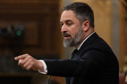 Abascal apunta al Gobierno "corrupto" por los accidentes ferroviarios: "&Aacute;balos, anterior ministro, est&aacute; en prisi&oacute;n"