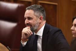 Abascal avisa que S&aacute;nchez est&aacute; encontrando "excusas" en la delicada situaci&oacute;n internacional para perpetuarse en el poder