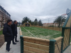 Abre al público con la presencia del alcalde Lopez Estrada la nueva pista deportiva de la Plaza de las Autonomías de Torrelavega