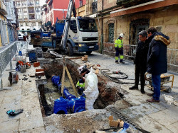 Aguas Torrelavega trabaja en Alfonso Astulez para reducir las pérdidas de agua por fugas