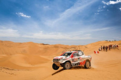 Al-Attiyah cerca del triunfo en coches