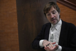 Albert Serra: "Es infantil y muy pat&eacute;tico prohibir `Tardes de soledad`. No da&ntilde;a, es una cosa art&iacute;stica"