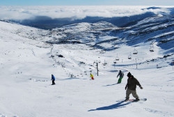 Alto Campoo abre con 14 pistas, buena visibilidad y viento flojo