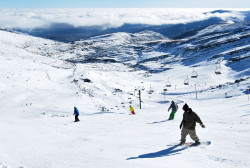 Alto Campoo abre este viernes con cinco pistas, 7 kilómetros esquiables y tarifas reducidas