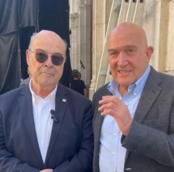 Antonio Resines traslada un cari&ntilde;oso mensaje a los sanitarios por el Covid durante el rodaje de un corto en Valladolid