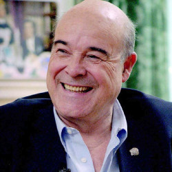 Antonio Resines vuelve a dar positivo en Covid, aunque se encuentra "fuera de peligro"